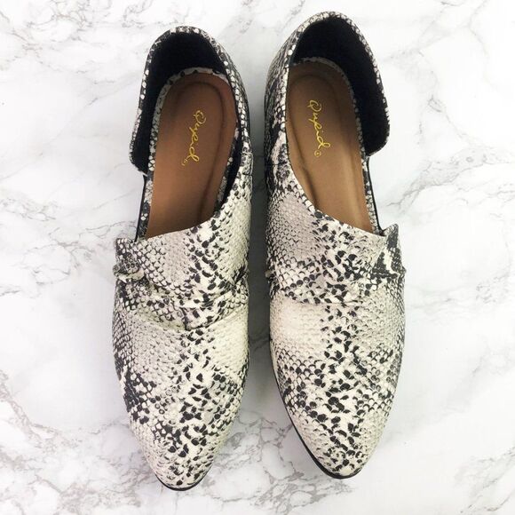 NWT Qupid Faux Snakeskin Pointed Toe Cut-Out Flats (10) Slip-On Python Booties - Picture 3 of 12